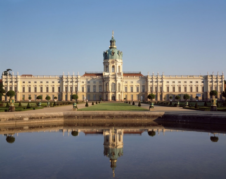 Berlin-Schloss-Charlottenburg-giardino_foto-Hans-Bac.jpg