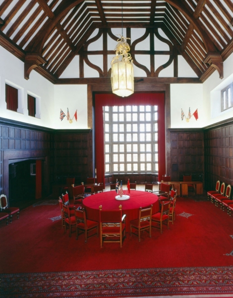 Potsdam-Neuer-Garten-Schloss-Cecilienhof-sala-conferenza_foto-Hagen-Immel.jpg