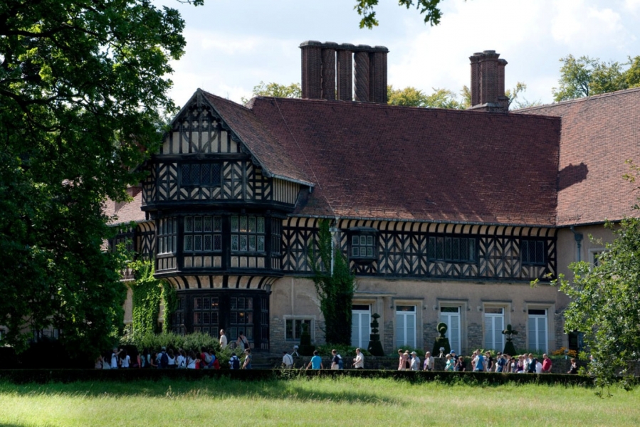 Potsdam-Neuer-Garten-Schloss-Cecilienhof_foto-Leo-Seidel.jpg