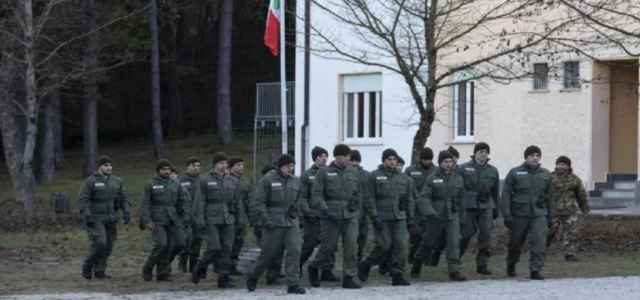 La Caserma, anticipazioni puntata del 17 febbraio: i ragazzi piangono