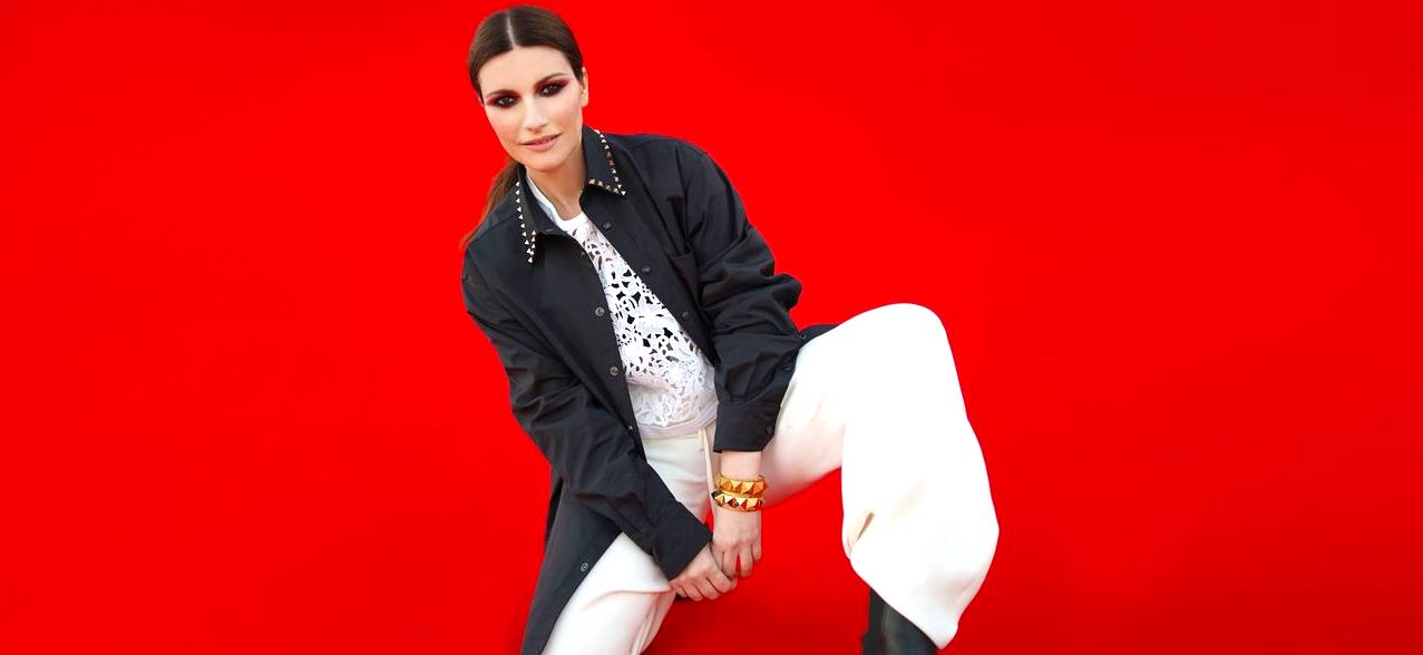 Laura-Pausini-nuovo-album-immagini-incontro-con-laura-pausini--questa-nomination-alloscar-la-dedico-al-mio-babbo-la-vota-davanti-a-se-sophia-loren.jpeg