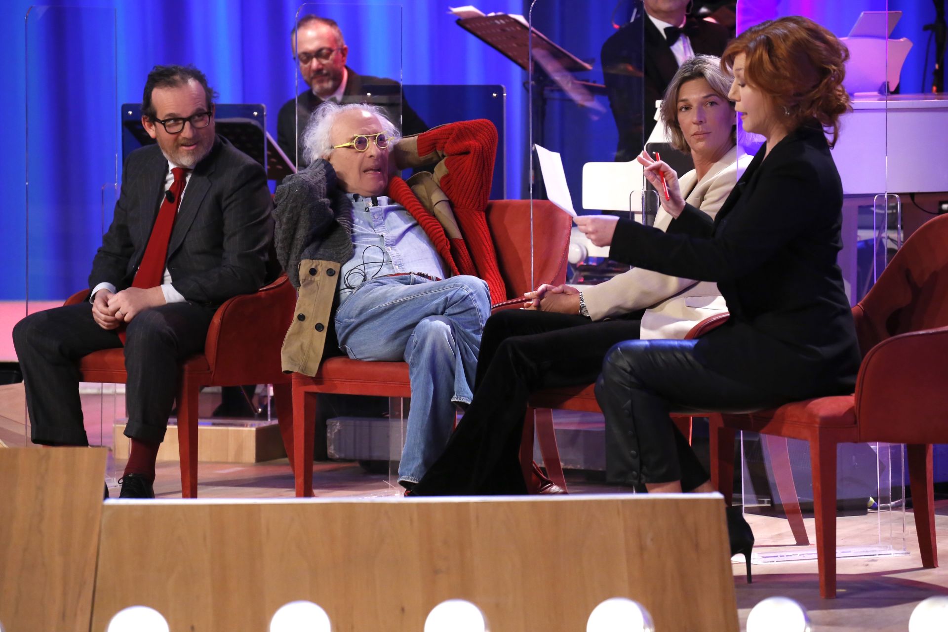 maurizio-costanzo-show-2021---immagini-FEDERICO_MONGA,_GIAMPIERO_MUGHINI,_CLAUDIA_FUSANI,_GABRIELLA_GERMANI_01.jpg