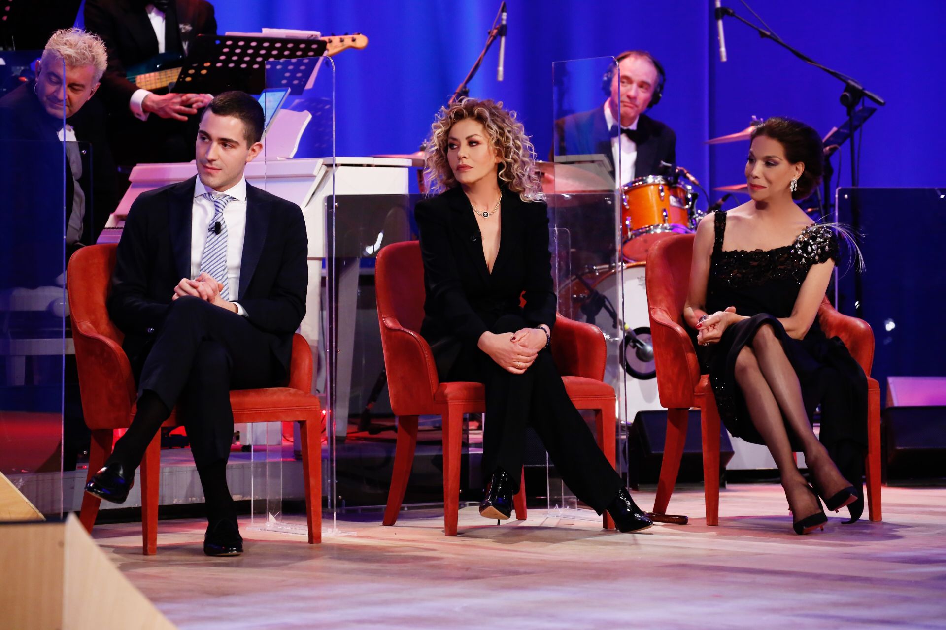 maurizio-costanzo-show-2021---immagini-TOMMASO_ZORZI,__EVA_GRIMALDI_E_MARISELA_FEDERICI_0188.jpg