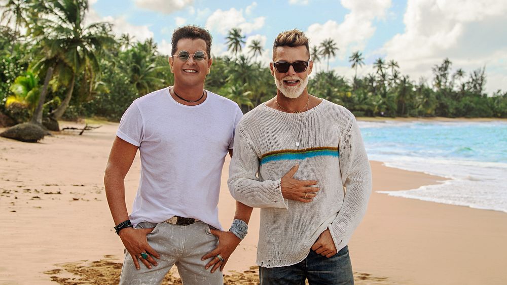 Ricky Martin e Carlos Vives presentano Canción Bonita ai Latin American Music Awards