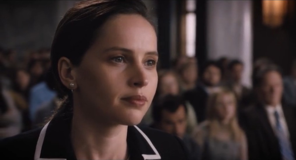 Recensione film Una giusta causa con Felicity Jones nei panni di Ruth Bader Ginsburg