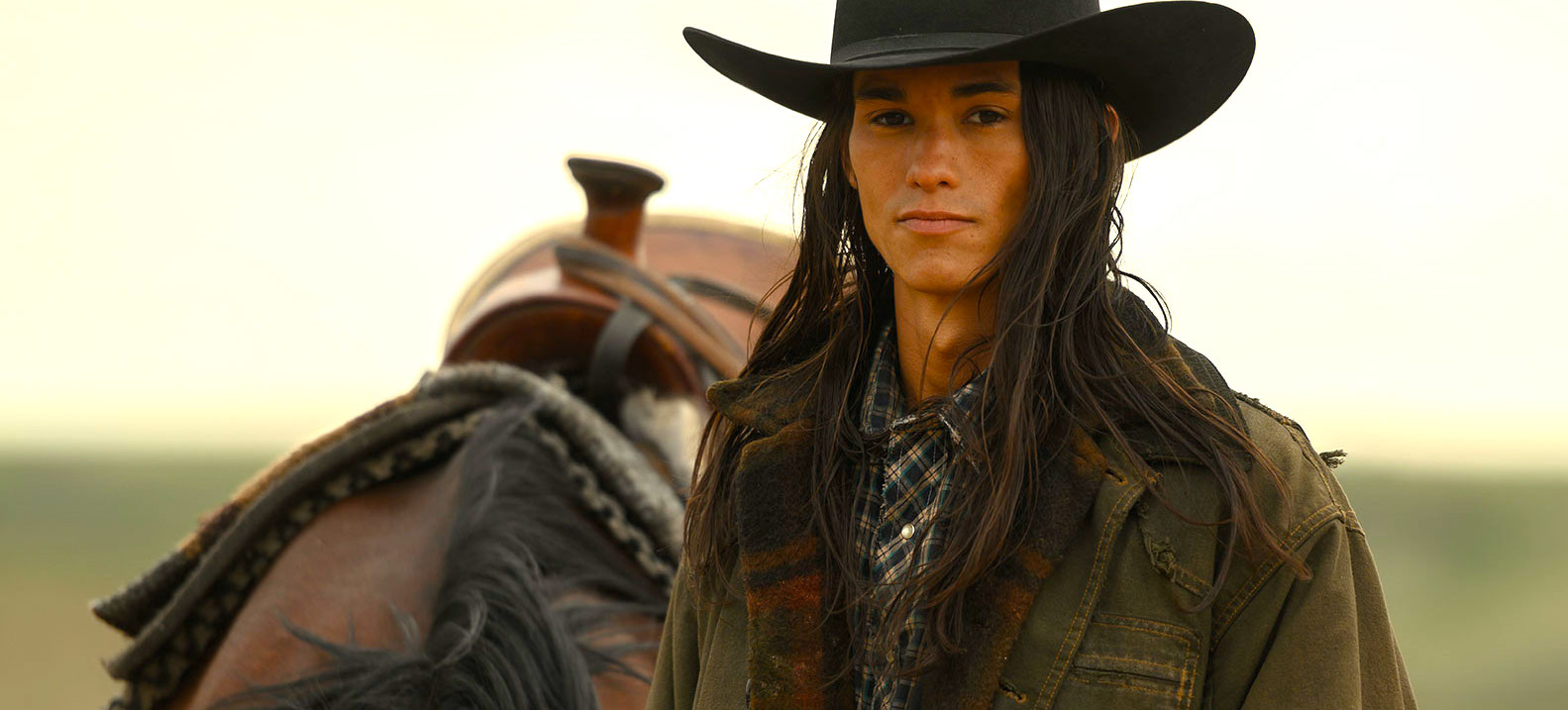 Booboo Stewart, da attore nel film ‘Those Who Walk Away’ all’espressione in tutte le forme