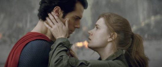 film-superman-4-luomo-dacciaio-henry-cavill-amy-adams-foto-dal-film-1_mid-e1478598529637.jpg