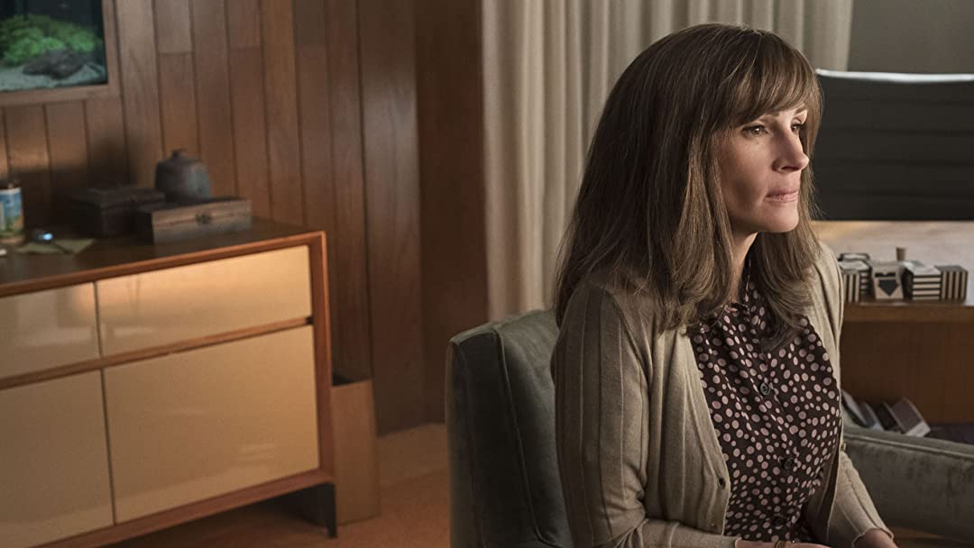 Recensione della serie tv Homecomig con Julia Roberts