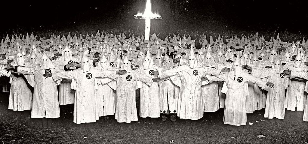 Il Ku Klux Klan Torna All'Attacco: L'Obiettivo, I Dolci Lidi Italici