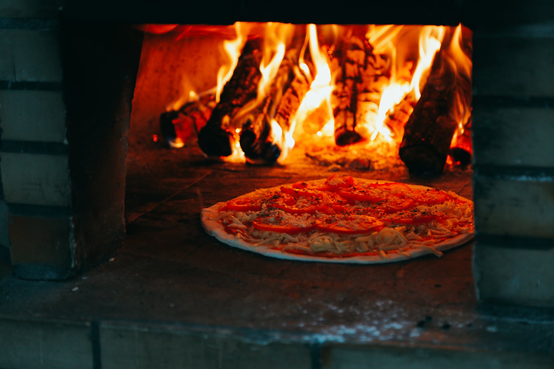 La pizza, da regina del cibo da strada al piatto più amato nel mondo