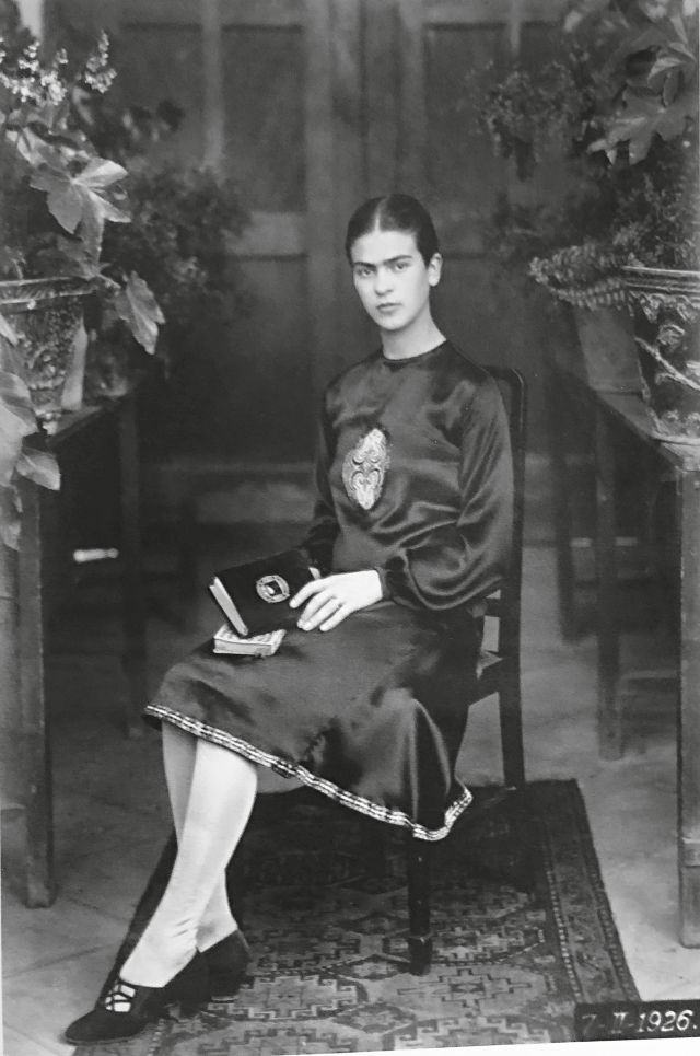 mostra-arezzo---sansepolcro---frida-kahlo-una-vita-per-immagini---immagini-mostra-arezzo---sansepolcro---frida-kahlo-una-vita-per-immagini---immagini_(1).jpg