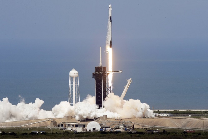 crew-dragon-e-space-x---primo-lancio-commerciale-della-nasa-con-astronauti-degli-usa-Falcon9_SpaceX.jpg