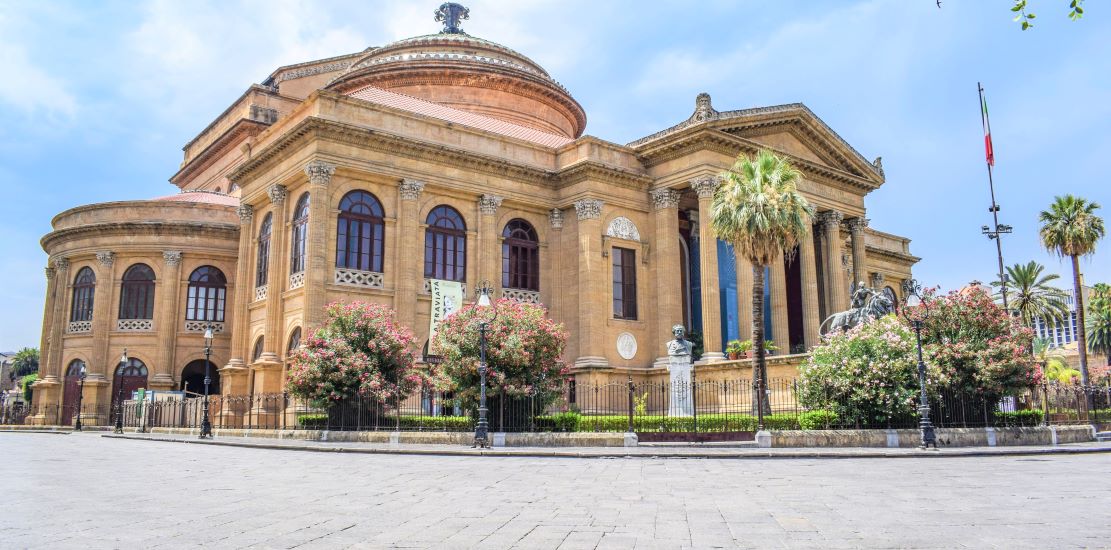 Gioielli da scoprire: sali a bordo del traghetto Napoli-Palermo