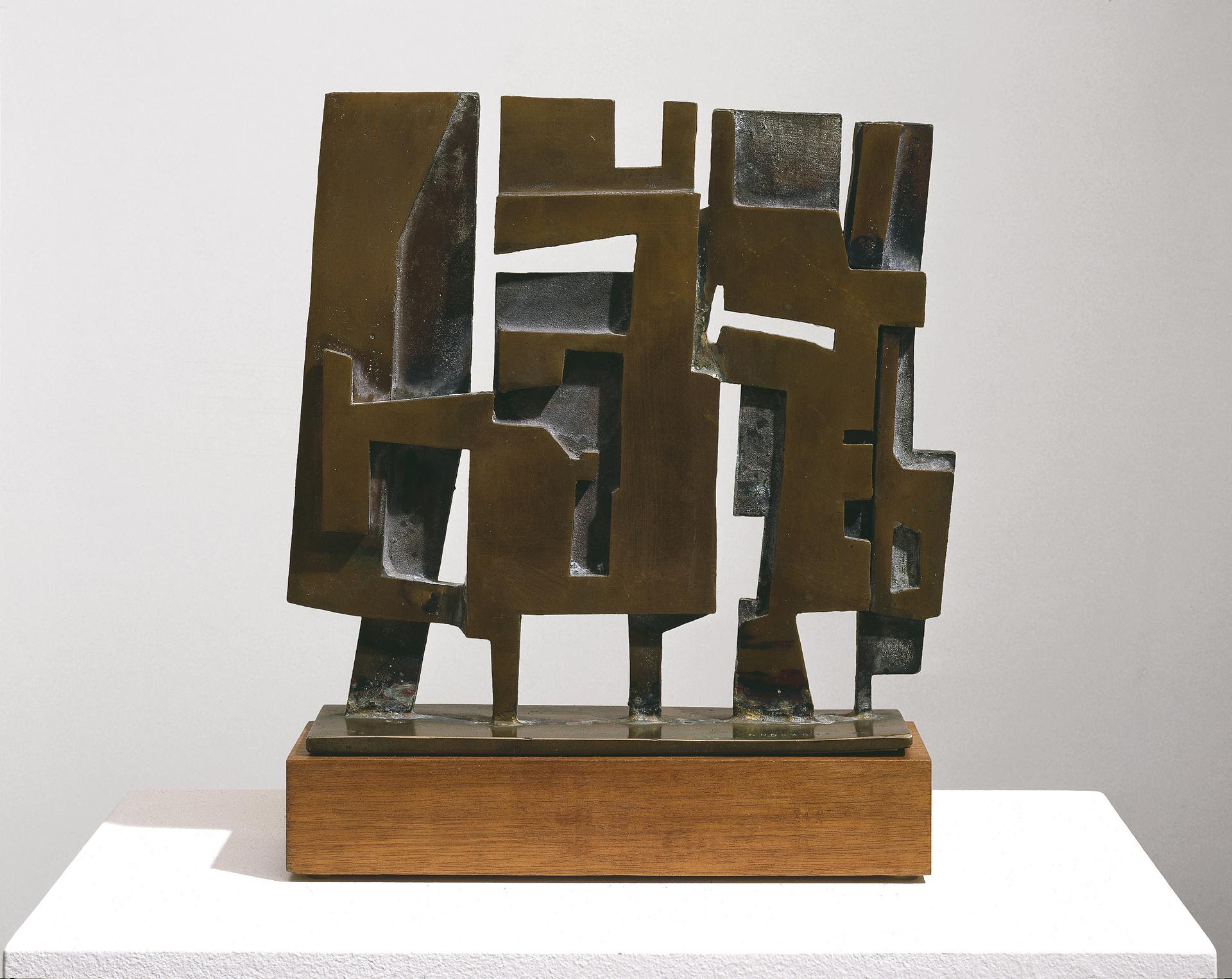 mostra-lugano---pietro-consagra--la-materia-poteva-non-esserci---immagini-Mostra_Lugano_-_Pietro_Consagra,_La_materia_poteva_non_esserci_-_immagini_(1).jpg
