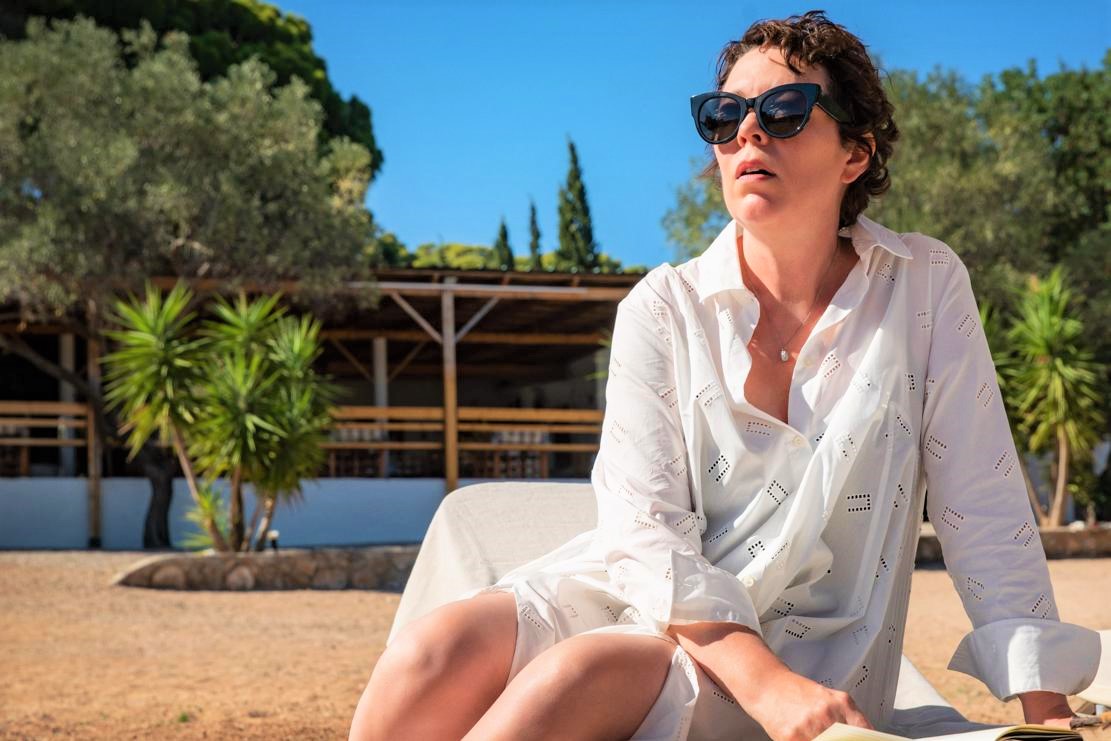 La figlia oscura-The Lost Daughter, il film con Olivia Colman dal romanzo di Elena Ferrante