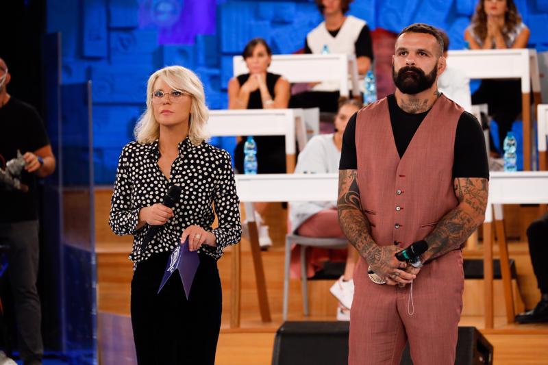 tv-show-amici-2021-2022---immagini-concorrenti-vincitore-streaming-mediasetplay-MARIA_DE_FILIPPI_E_ALESSIO_SAKARA_01.JPG