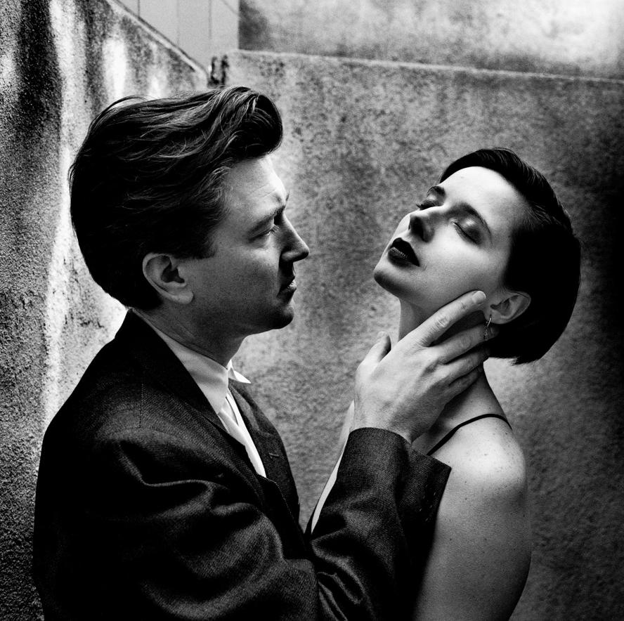 film-helmut-newton--the-bad-and-the-beautiful----immagini-streaming-now-HELMUT_NEWTON_006_David_Lynch_and_Isabelle_Rossellini,_Los_Angeles,_1988_(c)_Foto_Helmut_Newton,_Helmut_Newton_Estate_Courtesy_Helmut_Newton_Foundation.jpg