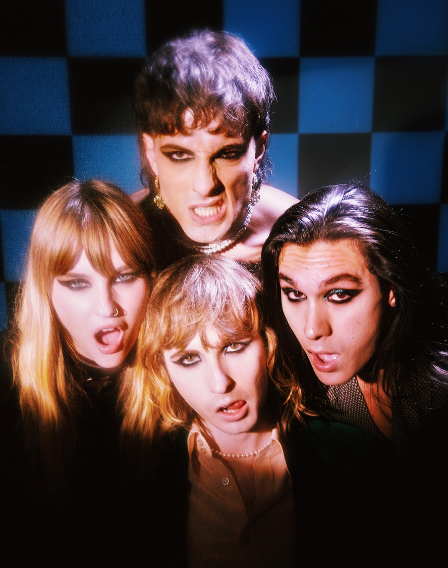 maneskin--album-e-tour-MAMMAMIA_Main2_AidanZamiri.jpg