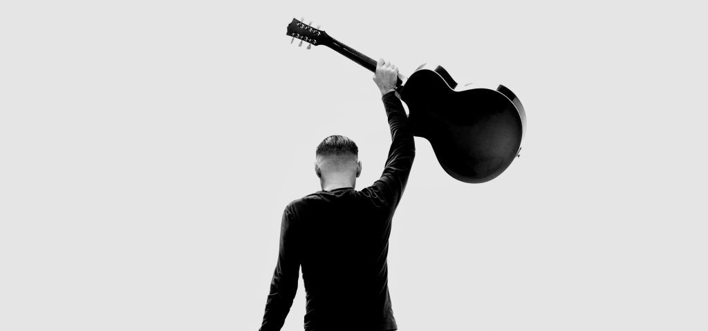 So Happy It Hurts, il nuovo album di Bryan Adams