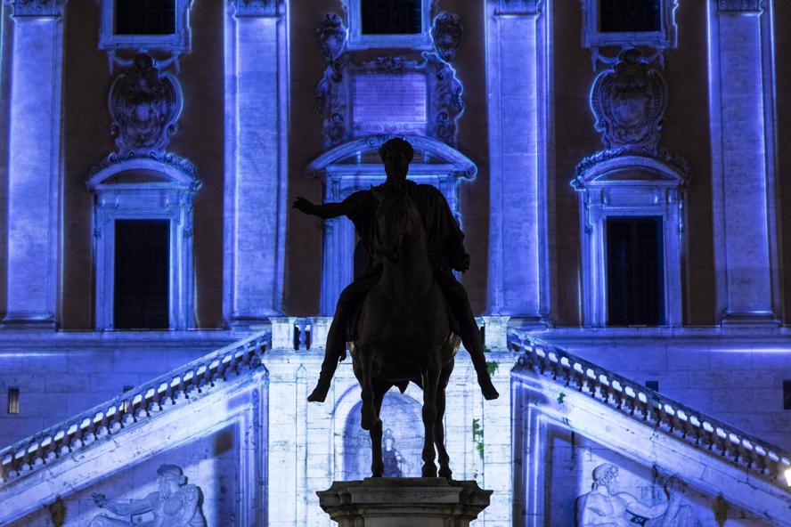 mostra-roma---videomapping-piazza-navona-e-campidoglio---immagini-PROIEZIONI_PIAZZA_CAMPIDOGLIO_(1).JPG