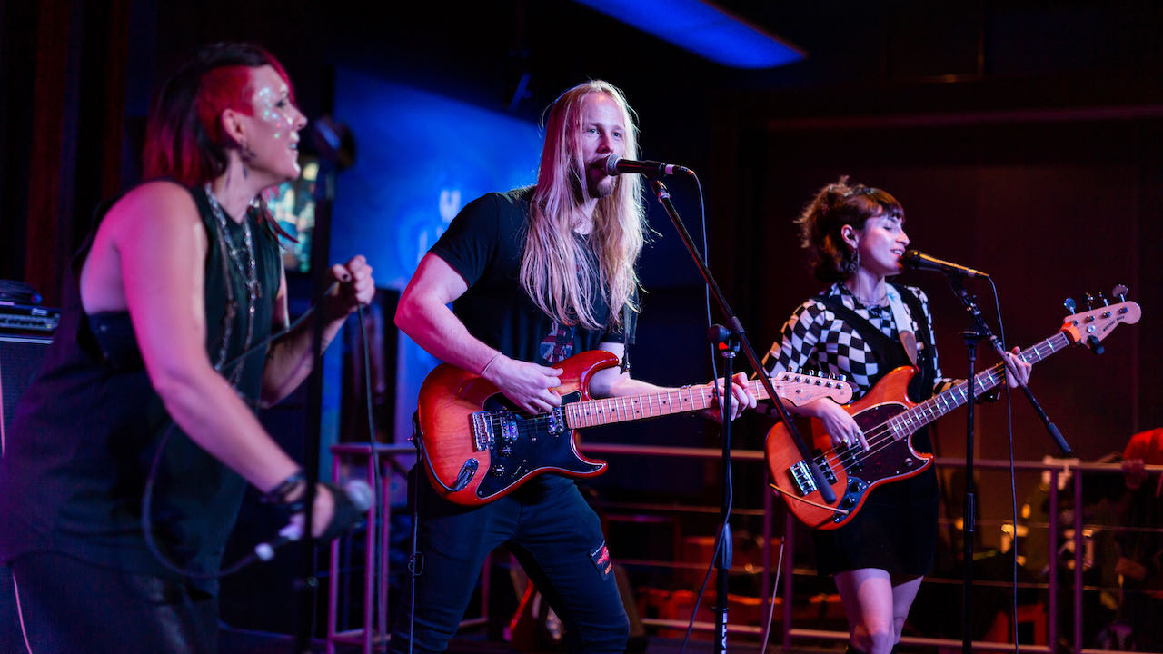 ella-g.-burgos-album-e-tour---immagini-22.01.23.Hard-Rock-Cafe.KingQueen-193-of-252.jpeg