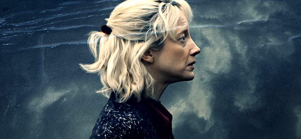 Here Before, l’ossessione di una madre nel film con Andrea Riseborough