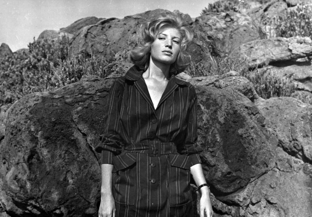 monica-vitti---immagini-monica-vitti---immagini_(10).jpg