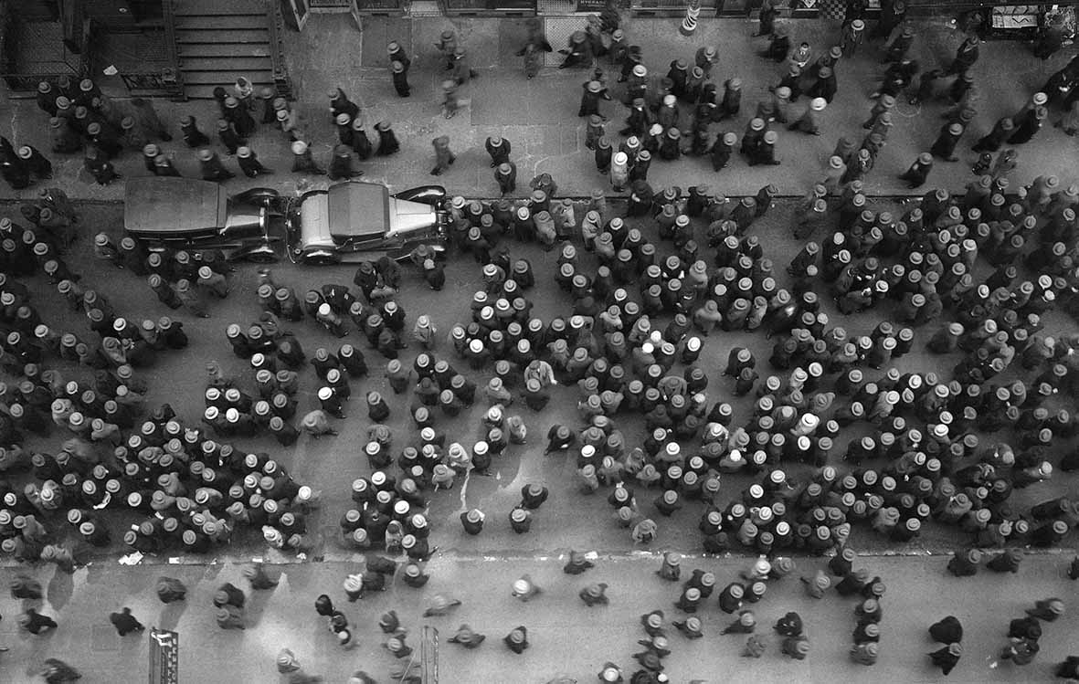 Play Street, New York, 1930. © Images by Margaret Bourke-White. 1930 The Picture Collection Inc. All rights reserved;
