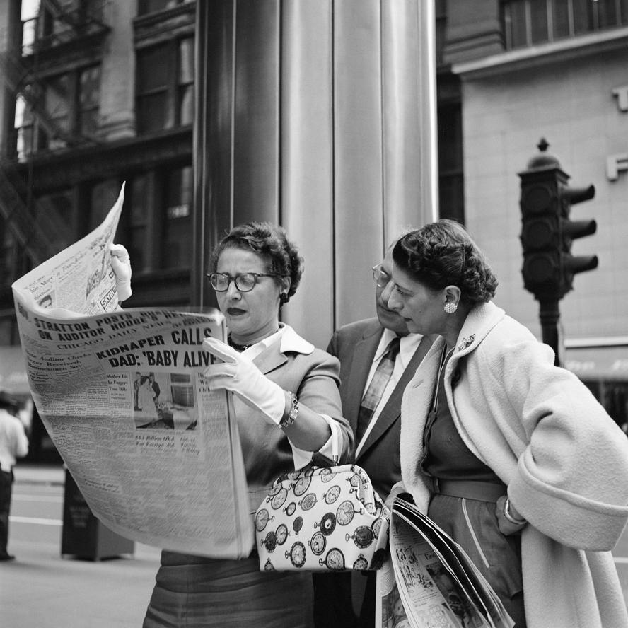 Vivian Maier, Chicago, IL, Gelatin silver print, 2014 ©Estate of Vivian Maier, Courtesy of Maloof Collection and Howard Greenberg Gallery, NYa
