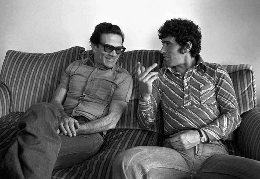 pierpaolo-pasolini-film---immagini-561_-_05_-_PASOLINI_E_NINETTO_DAVOLI_-_1973_NR.jpg