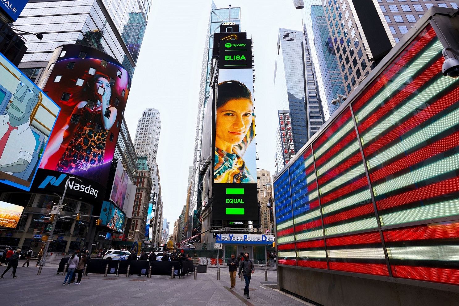 elisa-album-e-tour---immagini-Elisa_Times_Square.jpg