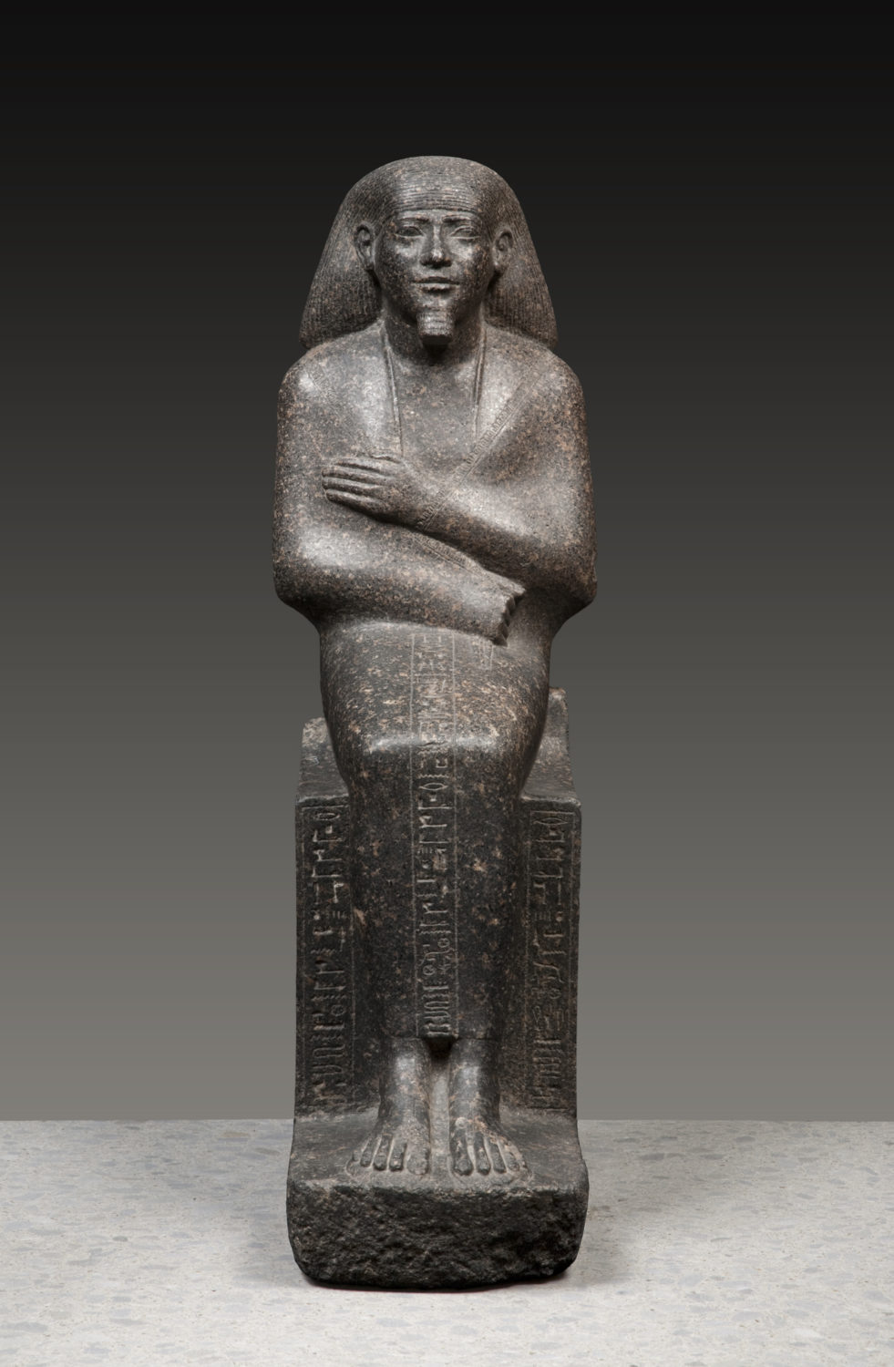 Statue assise de Montouemhat. 25e dynastie (780 - 656 av. J.-C.). Berlin Agyptisches MuseumLouvre E 3915 © BPK Berlin_dist RMN Grand Palais_Sandra Steiss