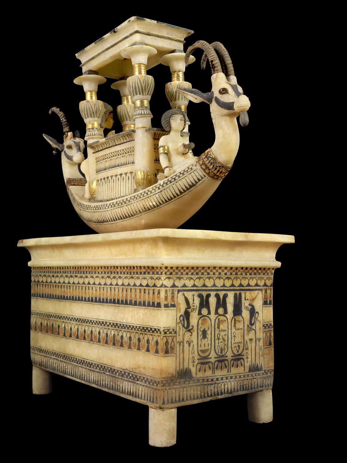 tutankhamon---immagini-Boat_and_pedestal_(calcite)-carter_┬®Laboratoriorosso_Productions.jpeg