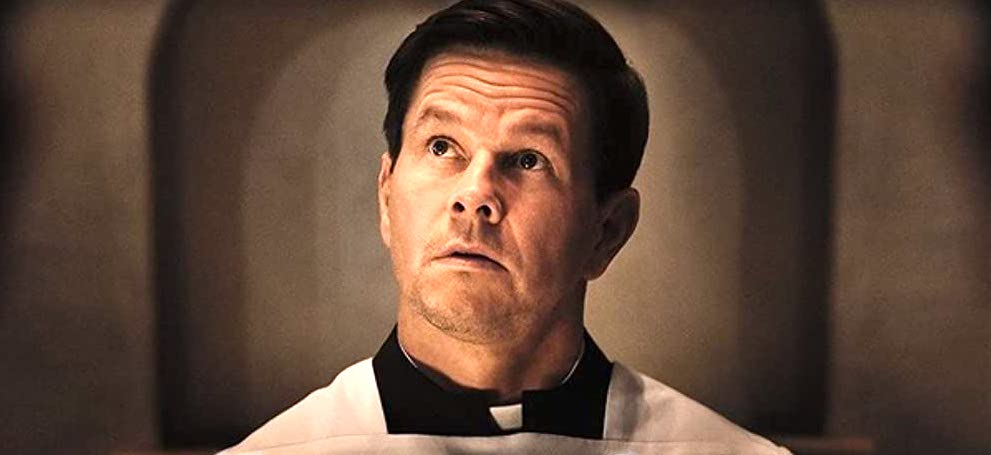 Father Stu, pugile e prete nel film con Mark Wahlberg e Mel Gibson