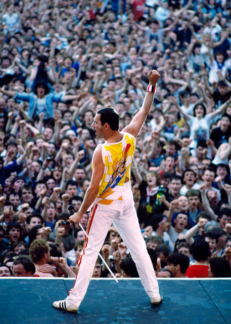 mostra-bari---pink-floyd-e-queen---immagini-Freddie_Mercury_Slane_Castle_Ireland_1986.jpeg