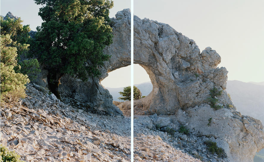 mostra-roma---terme-di-diocleziano---le-forme-del-tempo-----immagini-WEB_FABIO_BARILE_Arco_in_roccia_calcarea,_Supramonte,_Italia,_2019.jpg