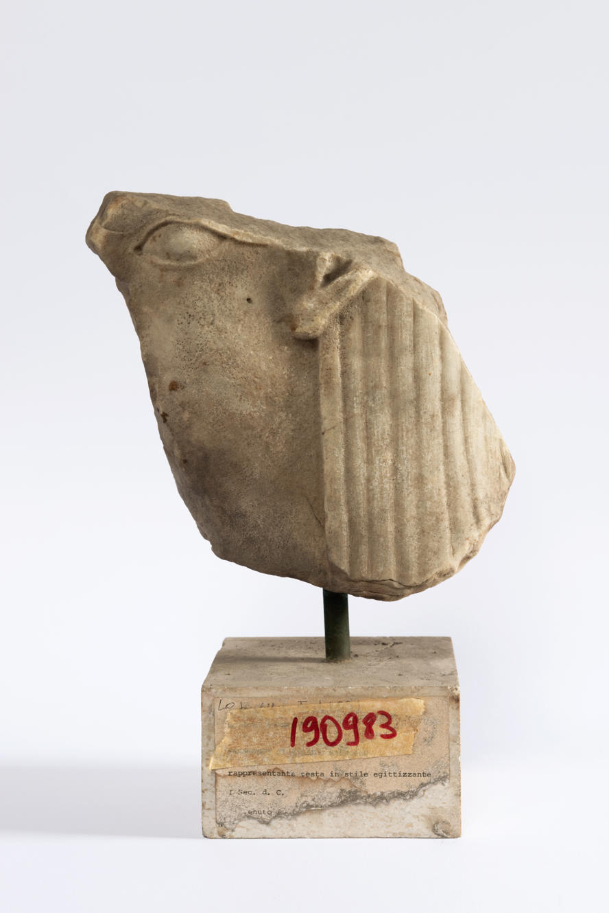 mostra-roma---terme-di-diocleziano---le-forme-del-tempo-----immagini-WEB_MuseoNazionaleRomano_TermeDiocleziano_190983_Frammento_di_rilievo_marmoreo_Roma_I_secolo_dC.jpg