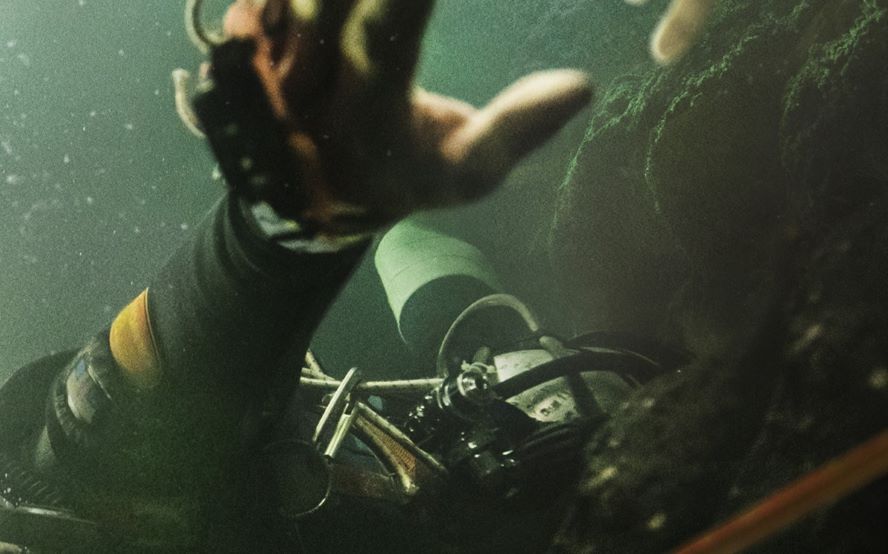 Film Thirteen Lives - video