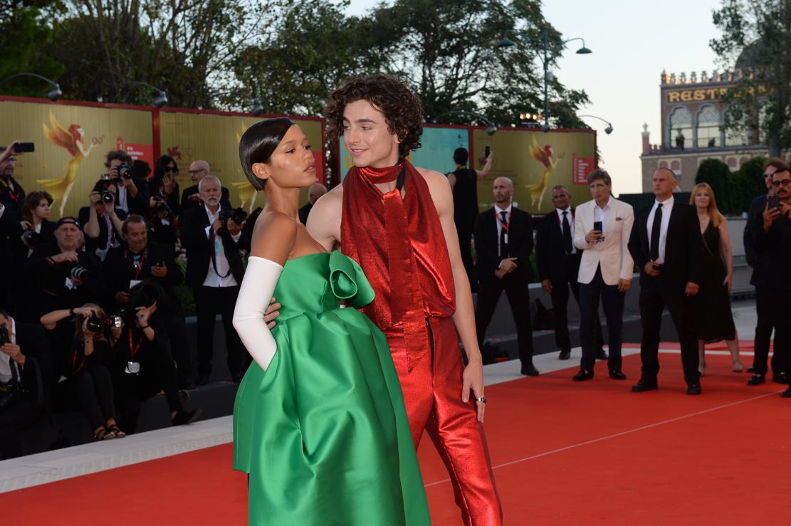 Red_Carpet_-_BONES_AND_ALL_-_Taylor_Russell_and_Timoth__e_Chalamet__Credits_La_Biennale_di_Venezia_-_Foto_ASAC__ph_Giorgio_Zucchiatti