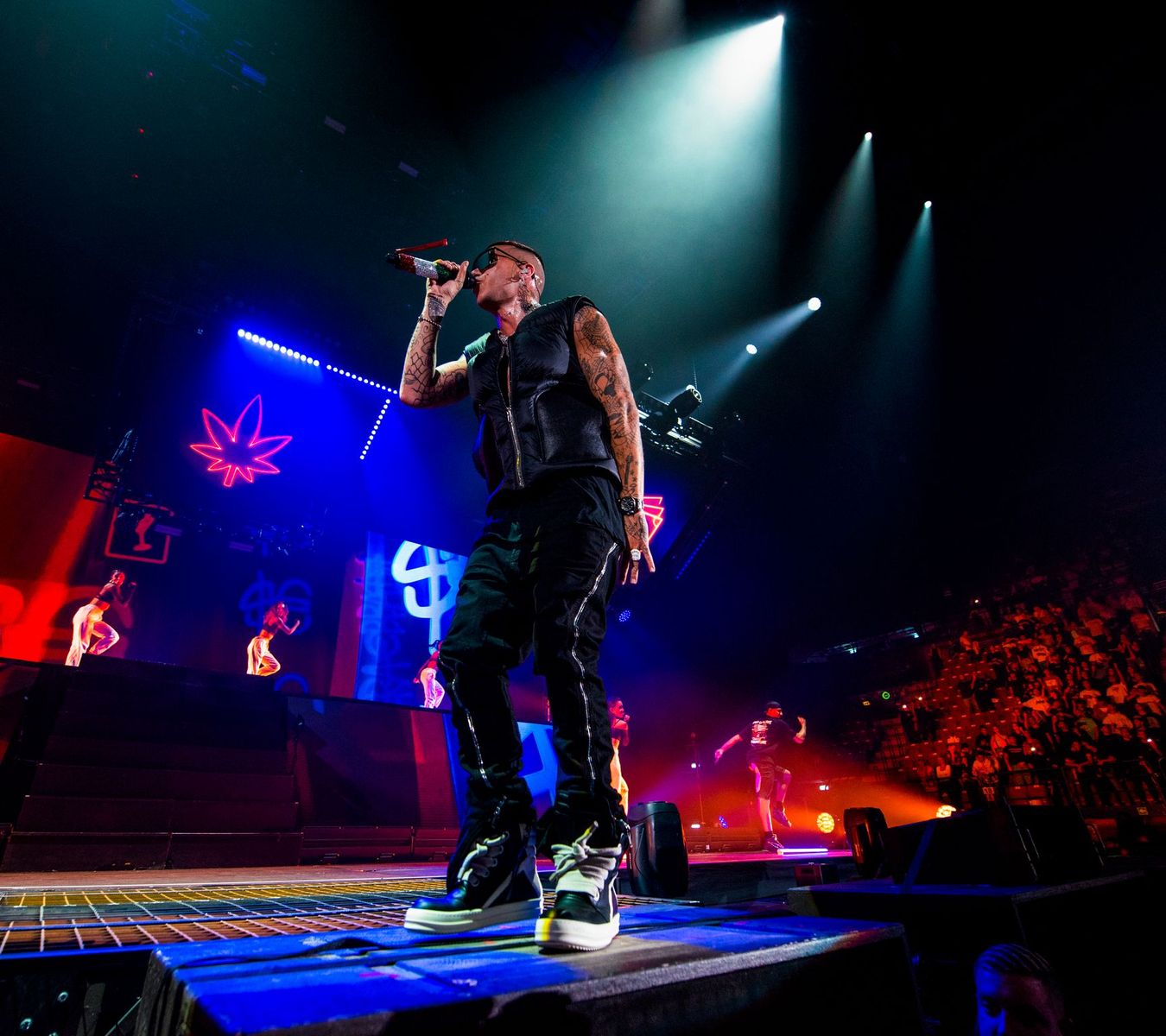 sfera-ebbasta-album-e-tour---immagini-sfera-ebbasta-album-e-tour---immagini_(3).jpeg