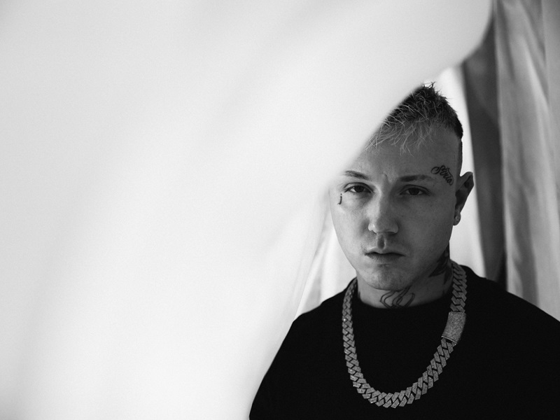 lazza-nuovo-album-e-tour---immagini-Lazza_New_Press_by_Bogdan_@Chilldays_Plakov__(4_of_11).jpg