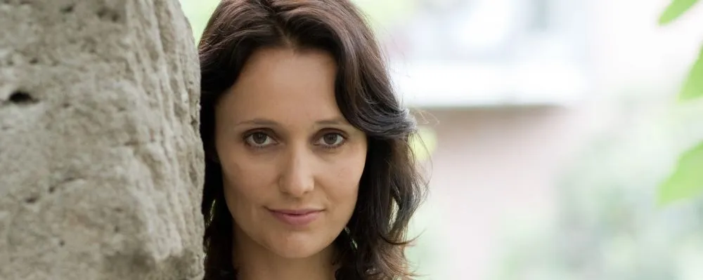 Swiss Connections, l’attrice Lydia Leist nella nuova serie tv thriller
