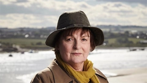 Vera con Brenda Blethyn ringrazia i fan: la stagione 14 conclude la serie tv crime