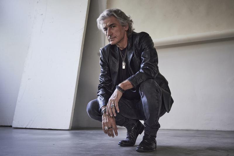ligabue-album-e-tour---immagini-Luciano_Ligabue_ph._Maurizio_Bresciani_50426_b.jpg
