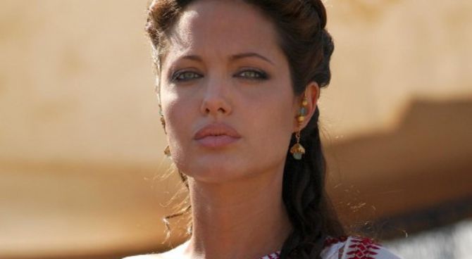angelina-jolie---immagini-7b6fce12e9.jpg
