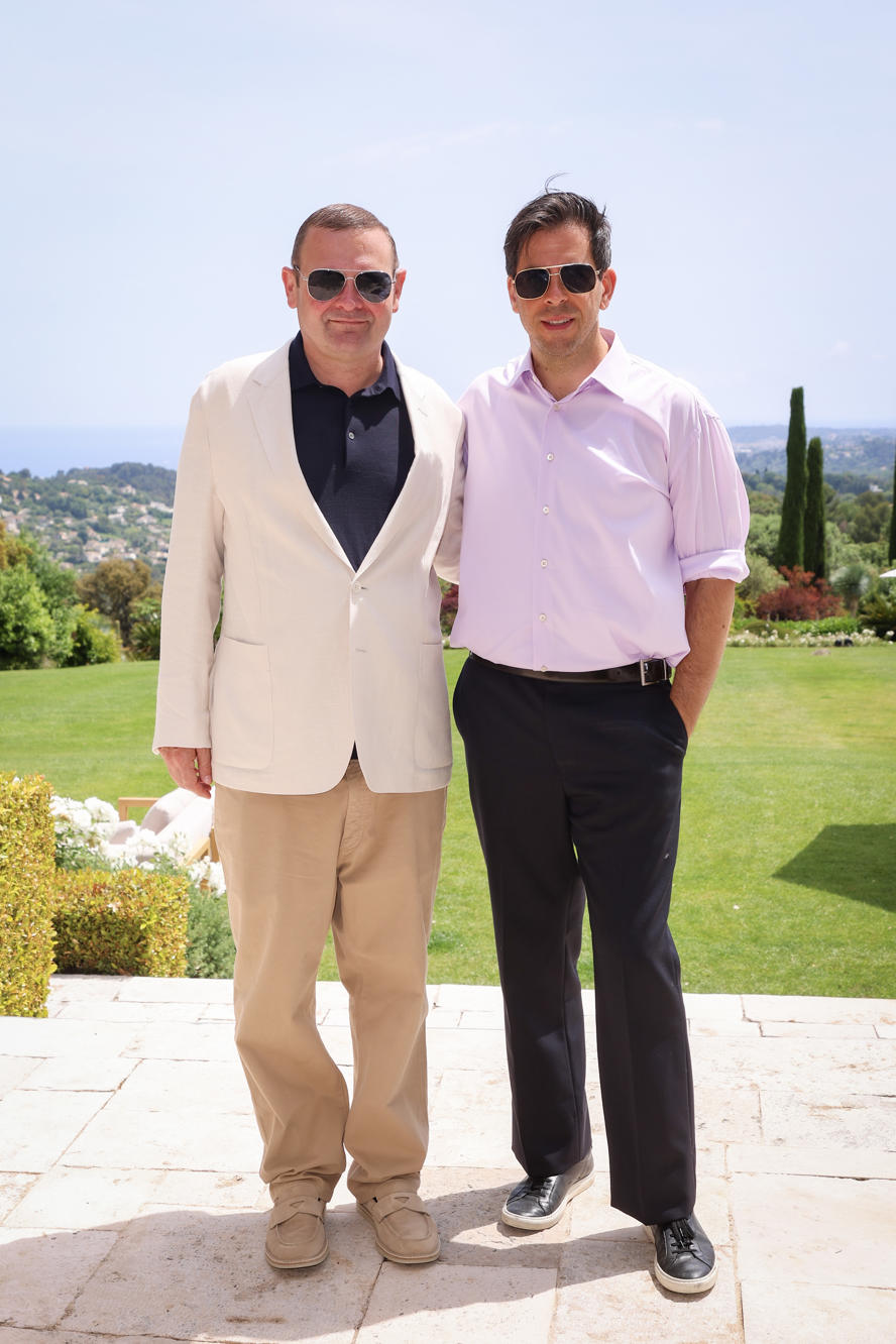 festival-di-cannes-2025--evento-in-onore-di-iris-knobloch-and-helen-hoehne-Christopher_Woodrow,_Eli_Roth_-_Cannes_Luncheon_2025(1).jpg