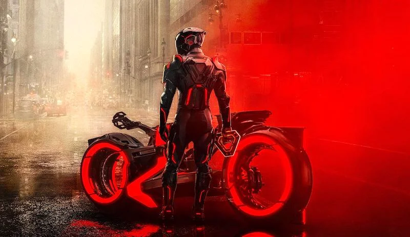 Film sci-fi Tron: Ares, intervista a Gillian Anderson e Evan Peters