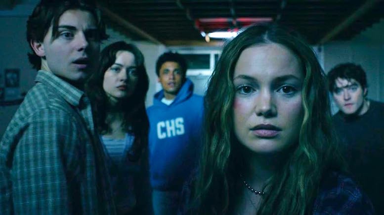 Film horror This Is Not a Test: invasione zombie con Olivia Holt e Luke MacFarlane