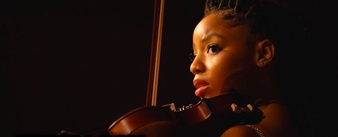 Film horror Strung, tutor musicale con Chloe Bailey, Lucien Laviscount, Anna Diop - trama