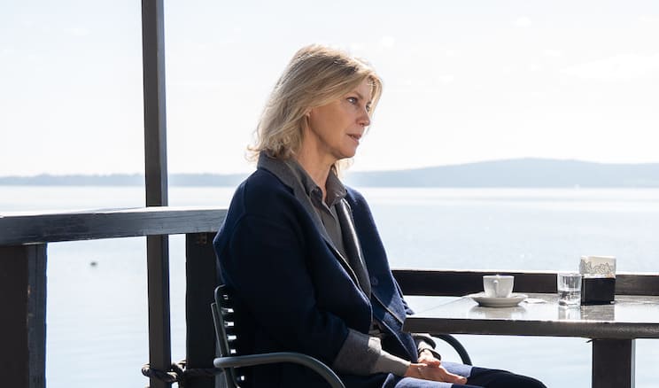 Film La casa in fiamme: vendita della villa con Margherita Buy, Fabrizio Bentivoglio - trama